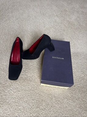 Women’s Ann Taylor Black Pumps with Red Lining - Square Toe Block Heel size 7.5M